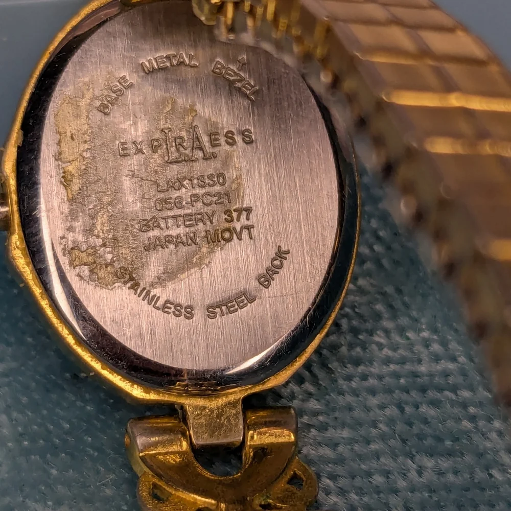 Vintage 80s LA Express Watch Gold Stretch Band Fashion Metal Bezel Quartz